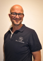 Dr. Albert Schmidt - praktischer Tierarzt, general practitioner certificate ophthalmology, kleintierdermatologie